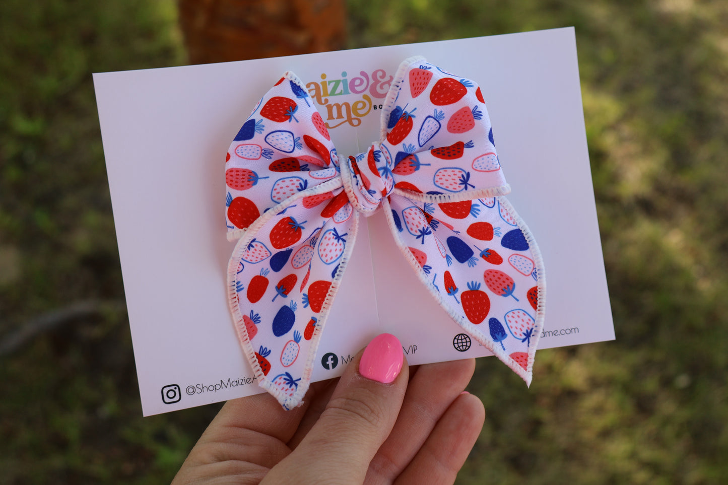July Strawberries Small Remi Bow