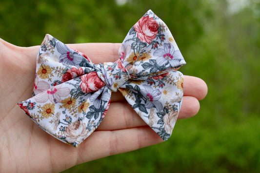 Vintage Floral Large Everly Bow