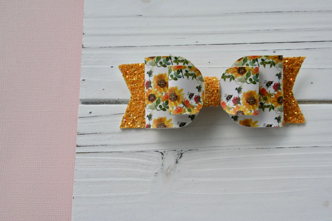 Sunflowers & Bees Large Sophia Bow