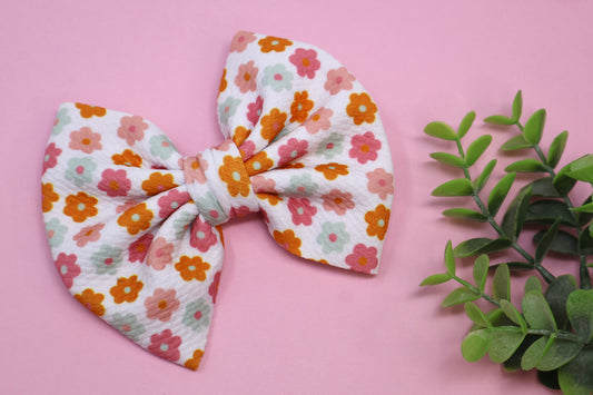 Retro Daisy Capri Bow