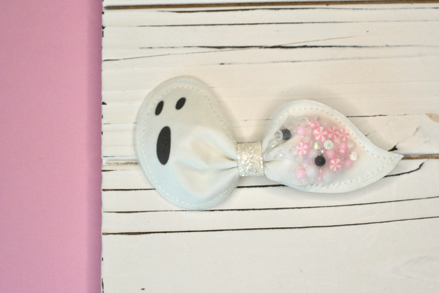 Ghost Shaker Bow (Glow in the Dark)