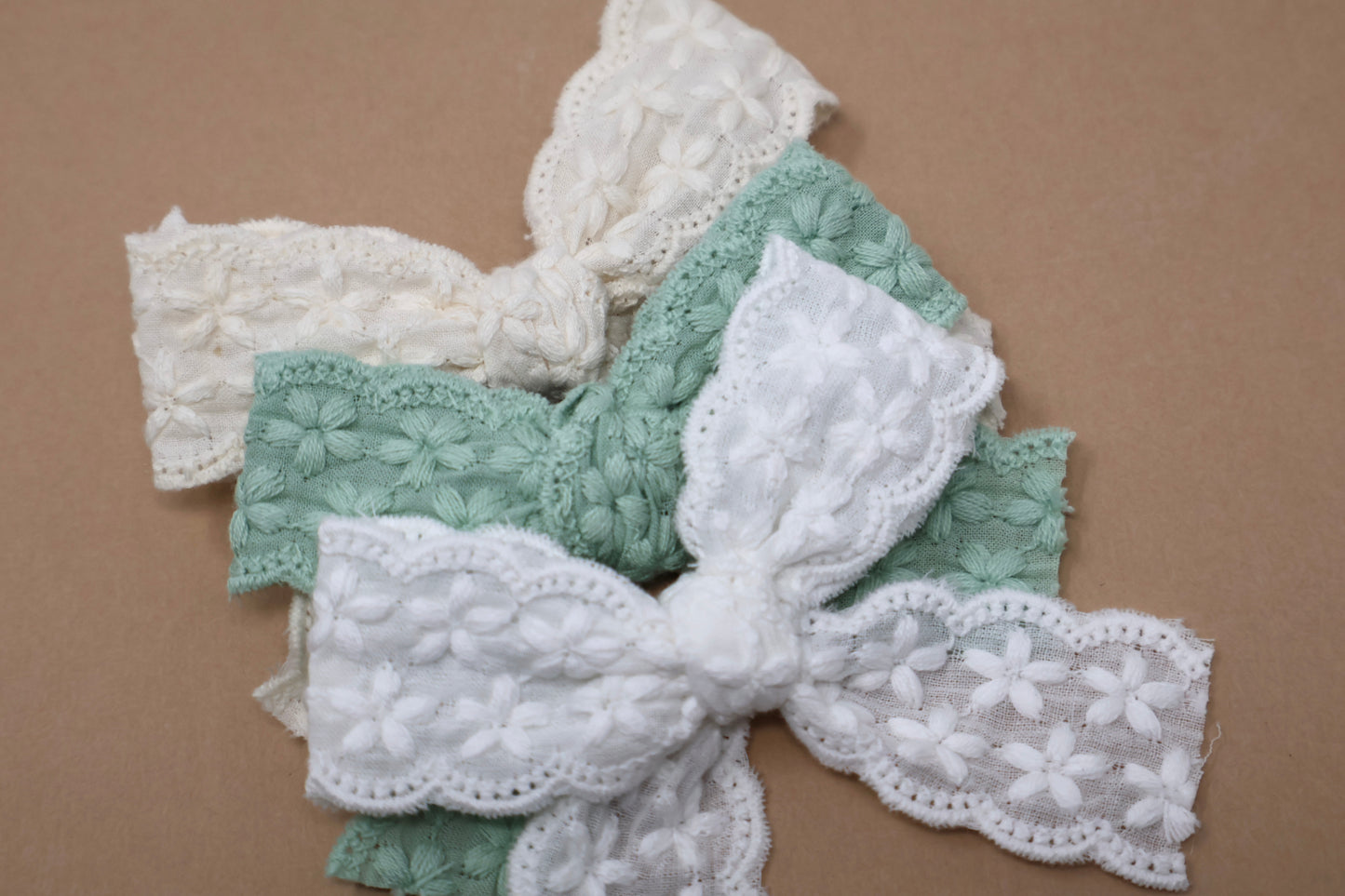 White Embroidered Lace Small Bow (Alligator Clip Only)