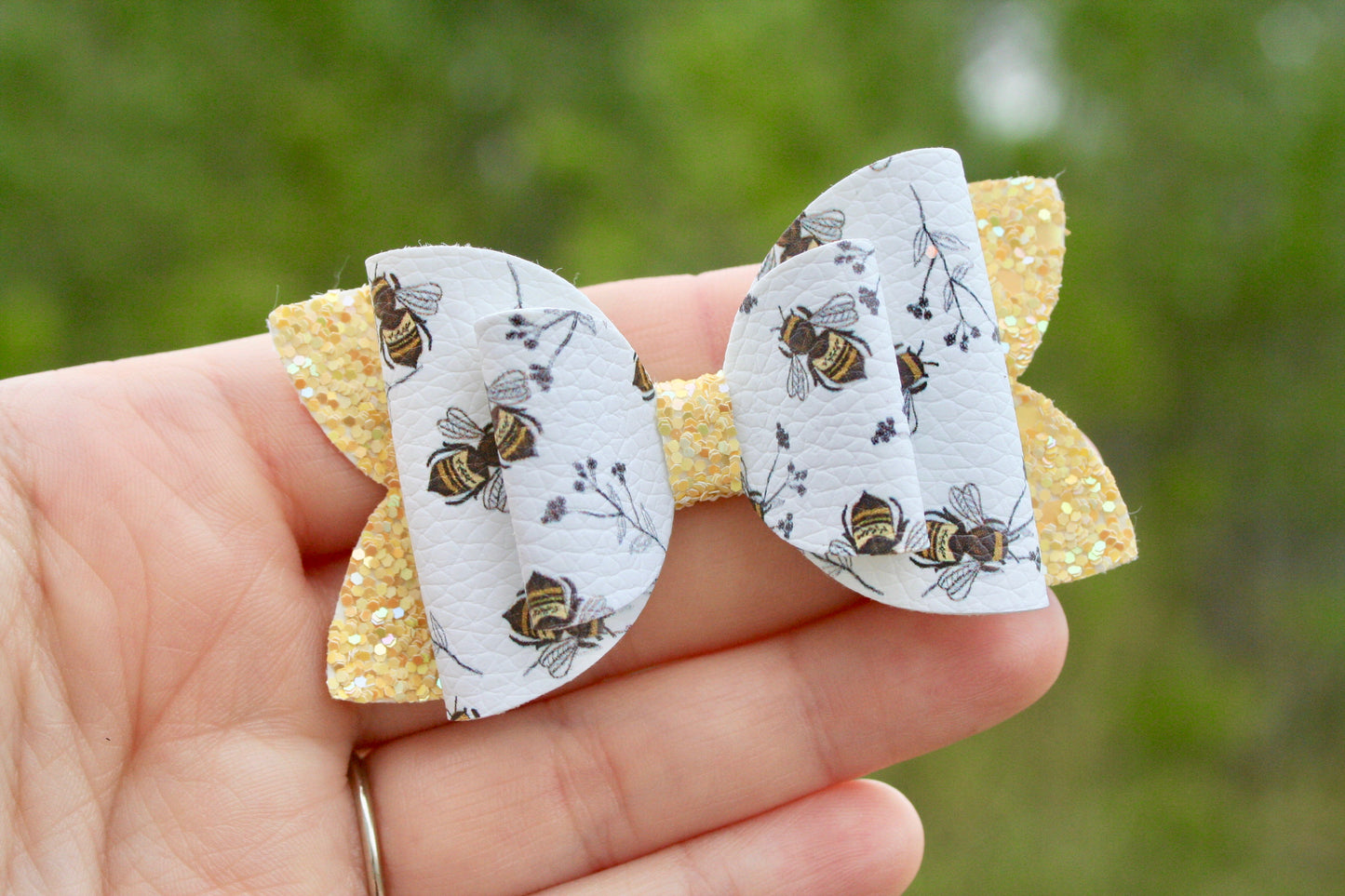 Oh, Honey Bee Emmy Bow