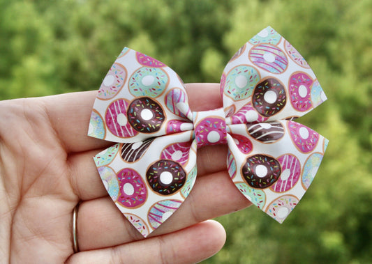 Donut Delights Wren Bow